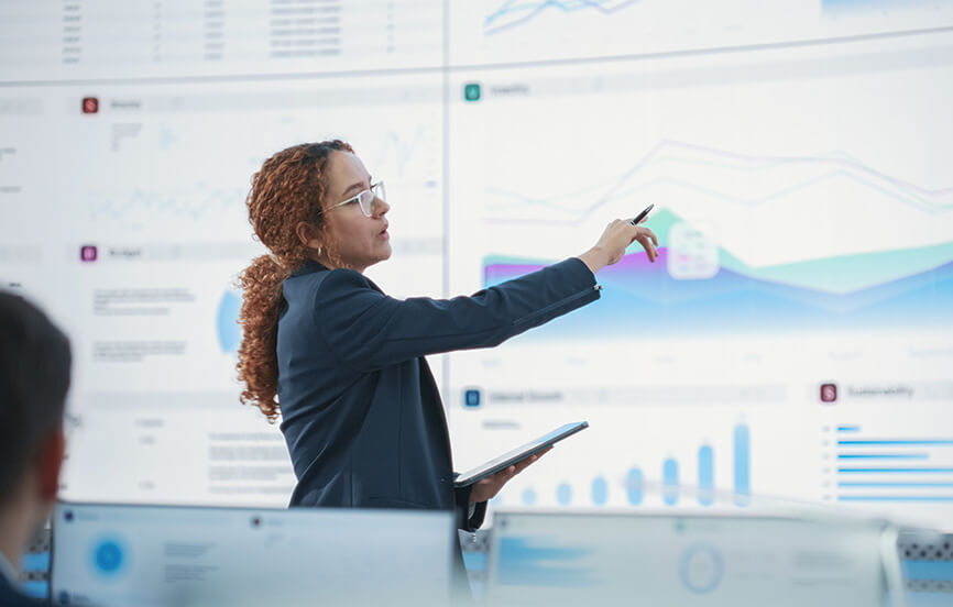 2024 DNV Healthcare Symposium blog presenter talking about healthcare quality data